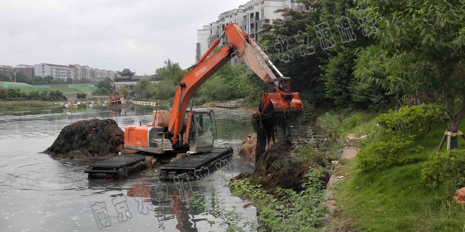 水挖機(jī)清植15.jpg